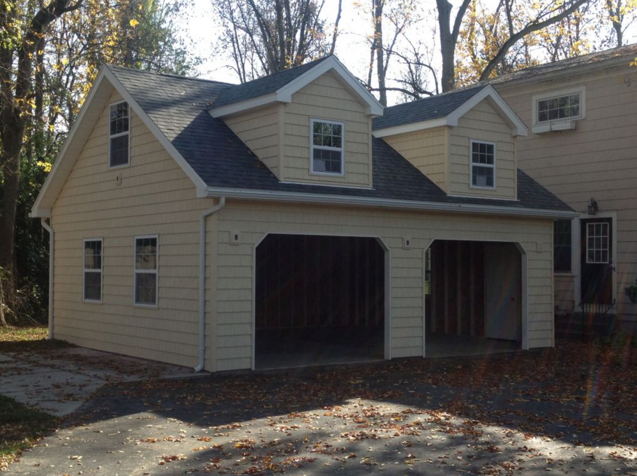 Detached Garage