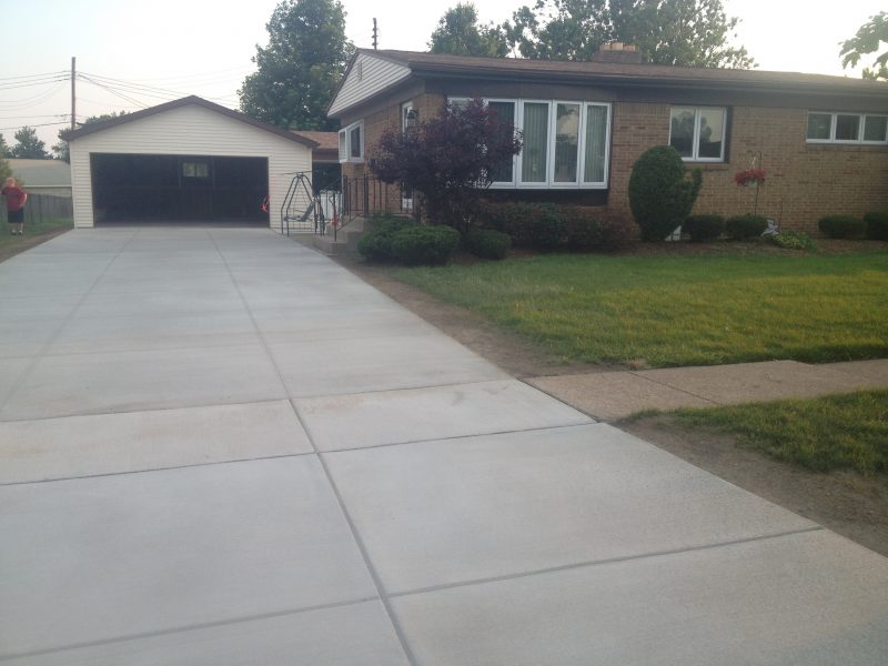 Detached Garage & Concrete Driveway Yorktown Custom Garage Builders